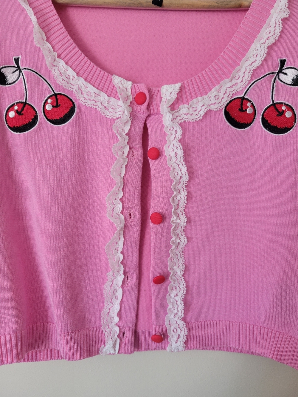 Retro Sourpuss Pink Short Sleeve Cropped Cradigan Shrug Embroidered Cherry Sz M - Picture 3 of 7